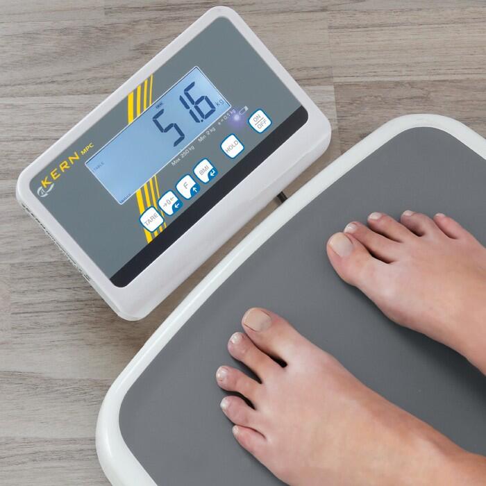KERN Personenwaage MPC 300K-1LM – Bis 300 Kg, Mit BMI-Funktion & Haltegriff – Ideal Für Praxen