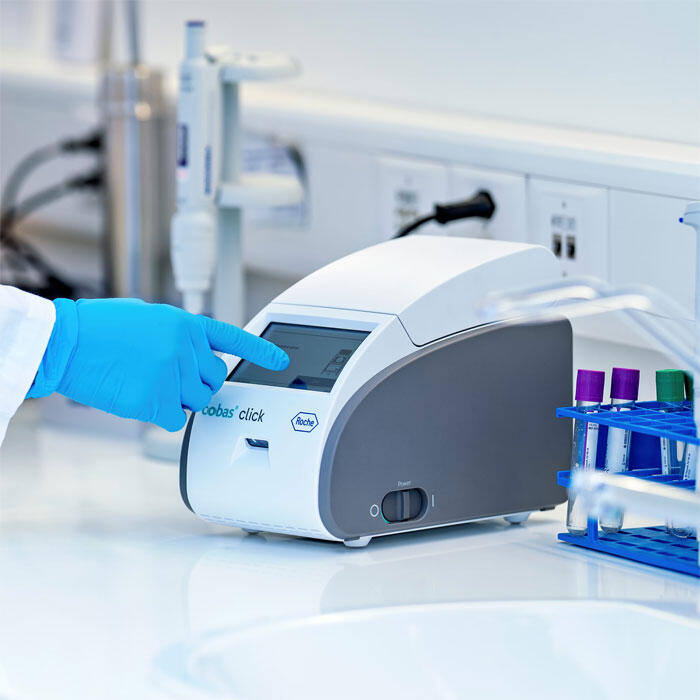 Roche cobas� click Point-of-Care Analyseger�t  