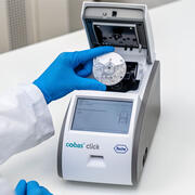 Roche cobas� click Point-of-Care Analyseger�t  